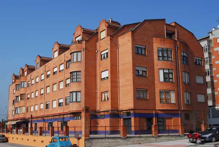 Edificio Cadenas El Berrón Edificio Cadenas El Berrón